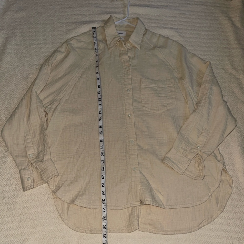 Aritzia Wilfred Free Boyfriend Shirt (organic cotton, color: light sand)